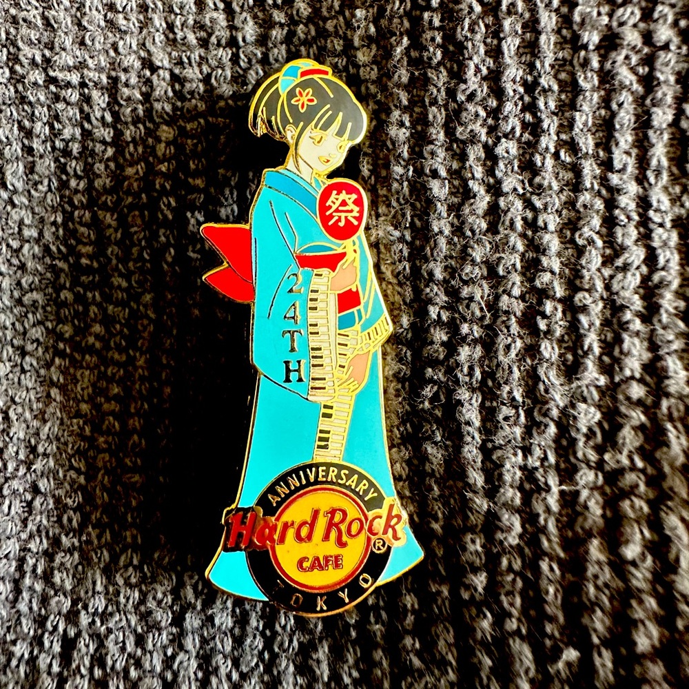 24th anniversary Tokyo hard rock pin